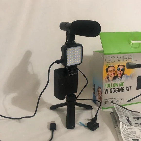 Go Viral Follow Me Blogging Kit - Picture 5 of 5